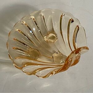 Vintage Shell Glass Trinket Dish Footed Peach Small Beach Ocean 3” EUC Jewelry